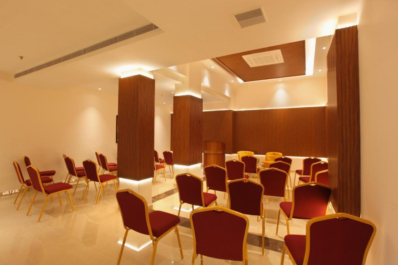 The Grand Ambassador Hotel Kottayam Eksteriør bilde